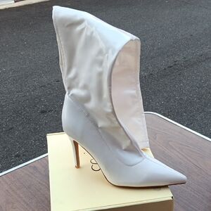 Elegant White Stiletto Boots
